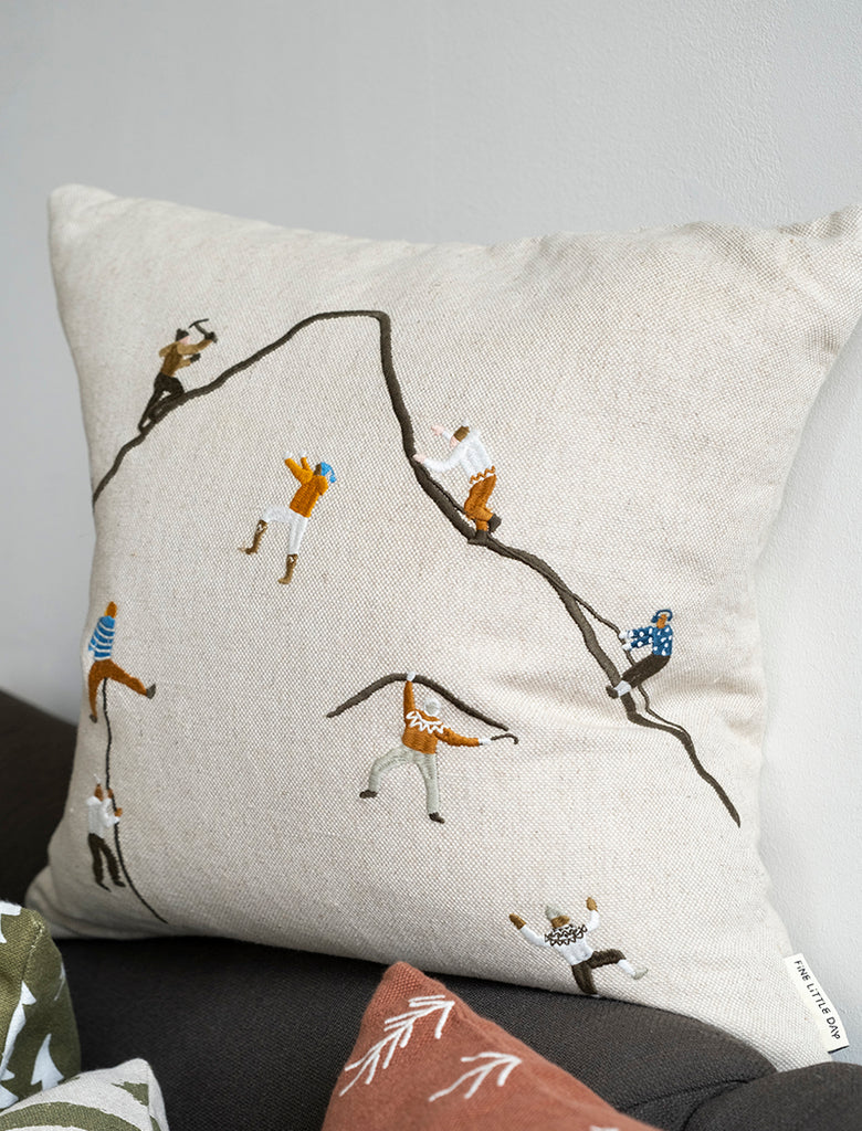 Embroidered pillowcase with Mountaineer motif - Plakatcph.com - posters, posters and home designs